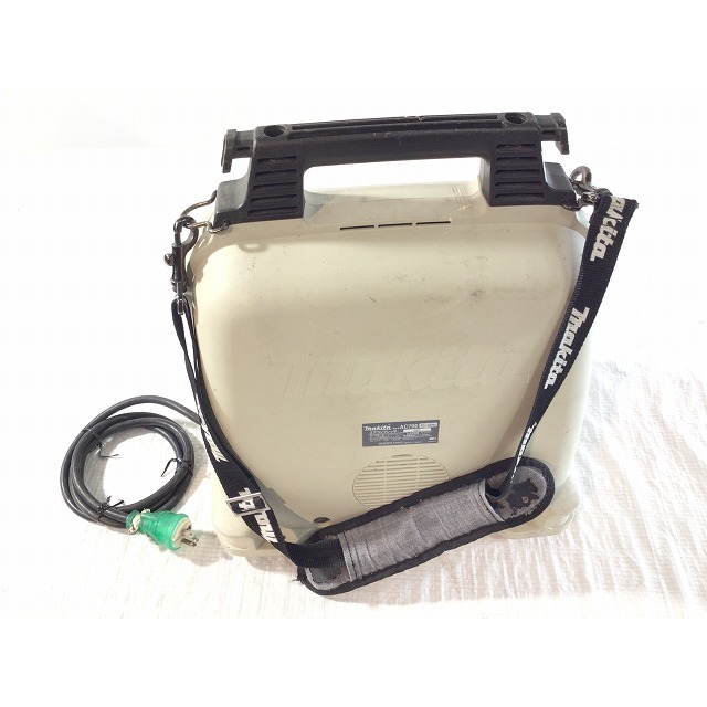 Makita(マキタ)の☆中古品☆makita マキタ 常圧 エアコンプレッサー AC700 5L/5リットル エアーコンプレッサー DIY/日曜大工 64728 自動車/バイクのバイク(工具)の商品写真