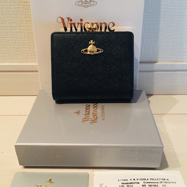 Vivienne Westwood(ヴィヴィアンウエストウッド)のヴィヴィアンウエストウッド 財布 2つ折り レディースのファッション小物(財布)の商品写真