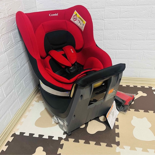 combi(コンビ)の【☆極美品☆】コンビ☆チャイルドシート☆クルムーヴ☆ISOFIX☆回転式☆新生児 キッズ/ベビー/マタニティの外出/移動用品(自動車用チャイルドシート本体)の商品写真