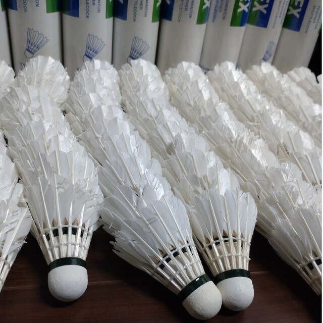 YONEX(ヨネックス)の中古シャトル120個、基礎打ち・ノック用 スポーツ/アウトドアのスポーツ/アウトドア その他(バドミントン)の商品写真