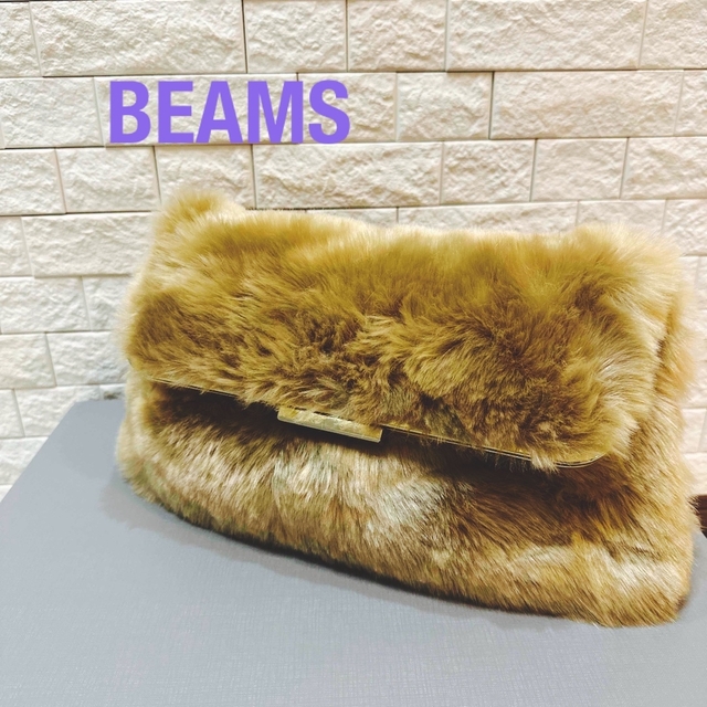 BEAMS(ビームス)のBEAMSがまぐちファーバック　セカンドバック レディースのバッグ(ハンドバッグ)の商品写真