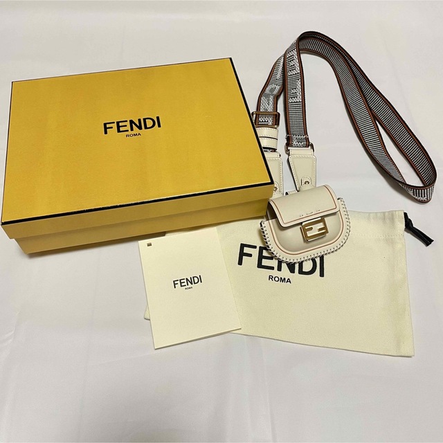 FENDI  AirPodsケース　ストラップ