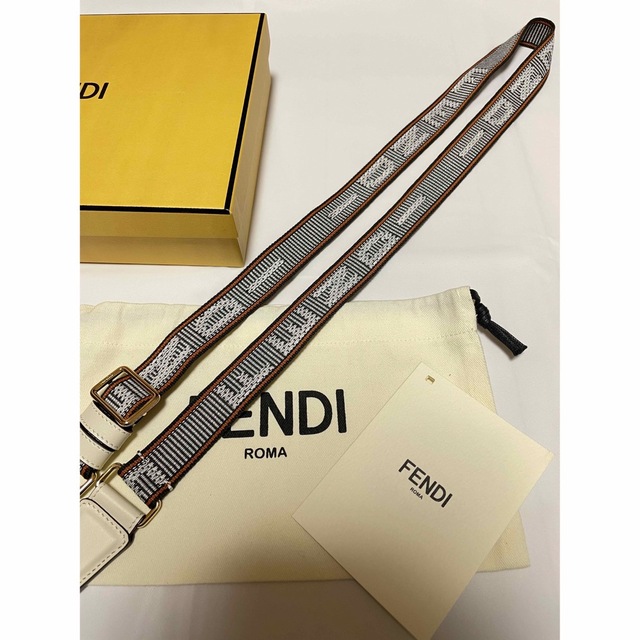 FENDI  AirPodsケース　ストラップ