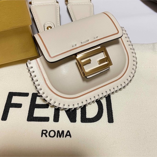 FENDI  AirPodsケース　ストラップ