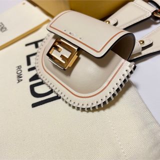 メカニカル FENDI AirPodsケース ストラップ - crumiller.com