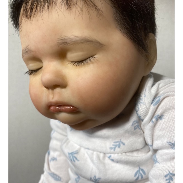 丸顔のほっぺたぷっくり赤ちゃん＾＾ 黒髪で日本人の赤ちゃん リボーンドール