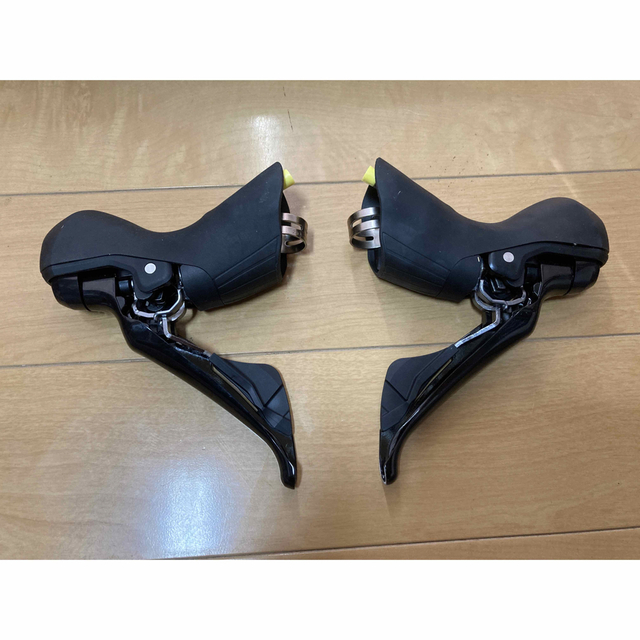 SHIMANO(シマノ)のシマノ105 ST-R7020 油圧レバーBR-R7070ブレーキセット スポーツ/アウトドアの自転車(パーツ)の商品写真