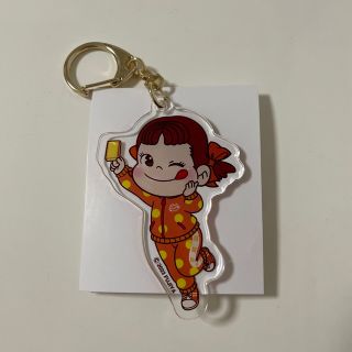 フジヤ(不二家)の【最終値下げ】　不二家　ペコちゃん　キーホルダー　アクリルチャーム　向井くん(キャラクターグッズ)