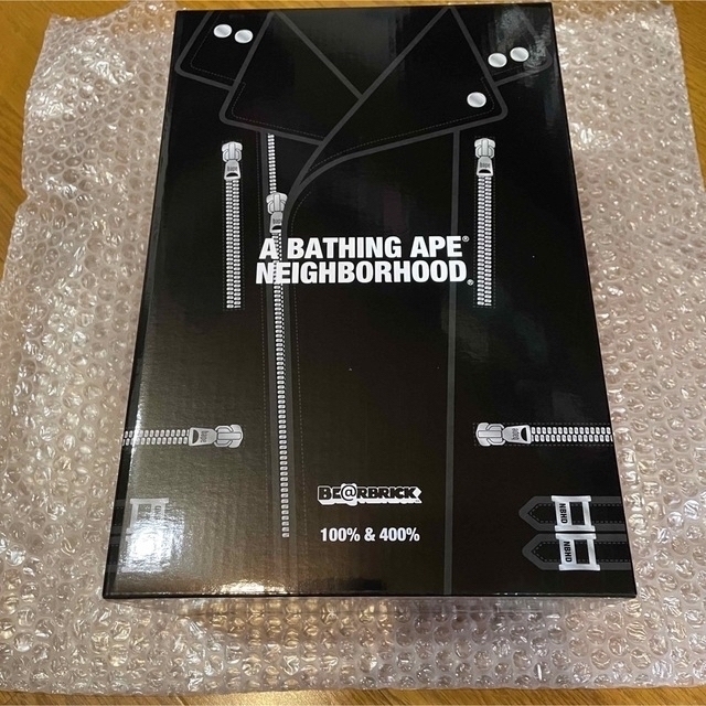 BE@RBRICK BAPE NEIGHBORHOOD 100% 400% BE@RBRICK BAPE NEIGHBORHOOD 100% 400%