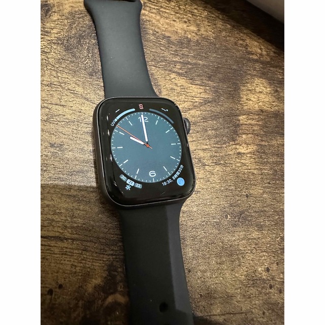 Apple(アップル)のApple Watch4 アルミニウム　space gray 44mm メンズの時計(腕時計(デジタル))の商品写真