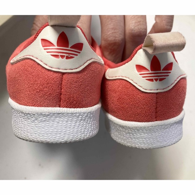 adidas(アディダス)のadidas ベビー　スニーカー キッズ/ベビー/マタニティのベビー靴/シューズ(~14cm)(スリッポン)の商品写真