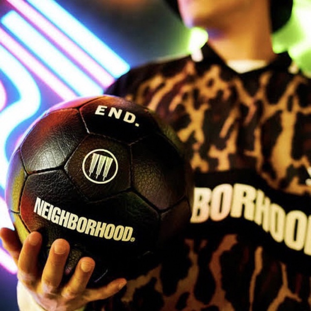 NEIGHBORHOOD(ネイバーフッド)の新品　END. × ADIDAS × NEIGHBORHOOD サッカーボール スポーツ/アウトドアのサッカー/フットサル(ボール)の商品写真