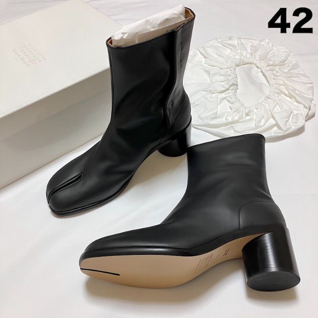 Maison Martin Margiela(マルタンマルジェラ)の新品 42 マルジェラ 22aw タビ レザーブーツ 黒 TABI　3953 メンズの靴/シューズ(ブーツ)の商品写真