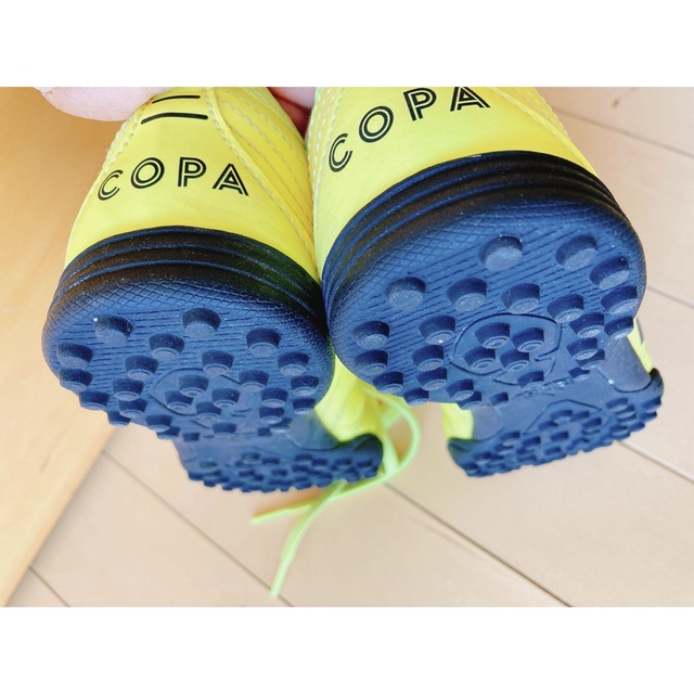 adidas copa サッカーシューズ　トレーニングシューズ　トレシュー　19 スポーツ/アウトドアのサッカー/フットサル(シューズ)の商品写真