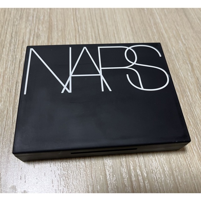 NARS(ナーズ)のNARS♡ライトリフレクティングセッティングパウダー　プレストN コスメ/美容のベースメイク/化粧品(フェイスパウダー)の商品写真