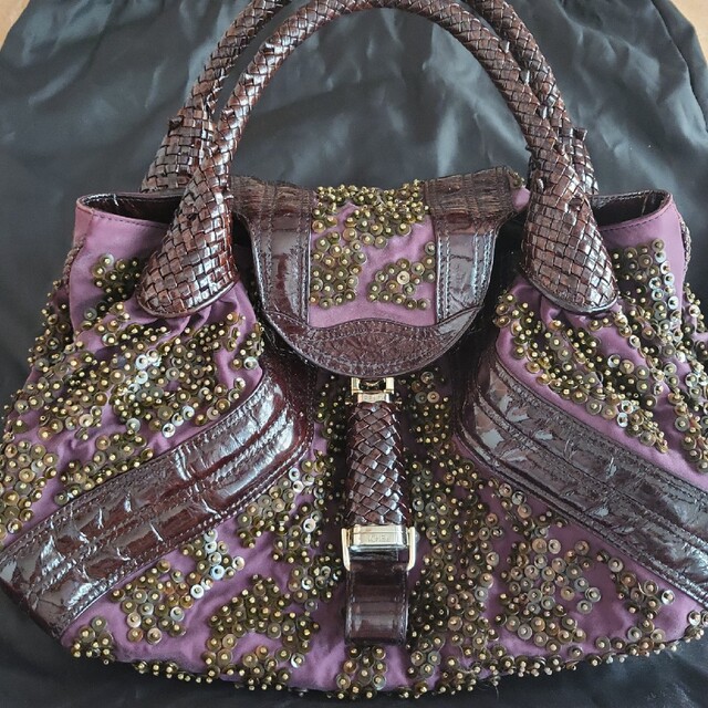 FENDI』フェンディ 豪華 ビーズ&レザー スパイバッグ BARGAIN www