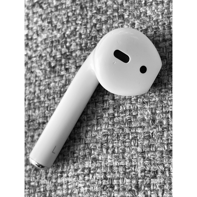 Apple(アップル)のApple AirPods 2世代　片耳 L 片方 左耳 252 スマホ/家電/カメラのオーディオ機器(ヘッドフォン/イヤフォン)の商品写真