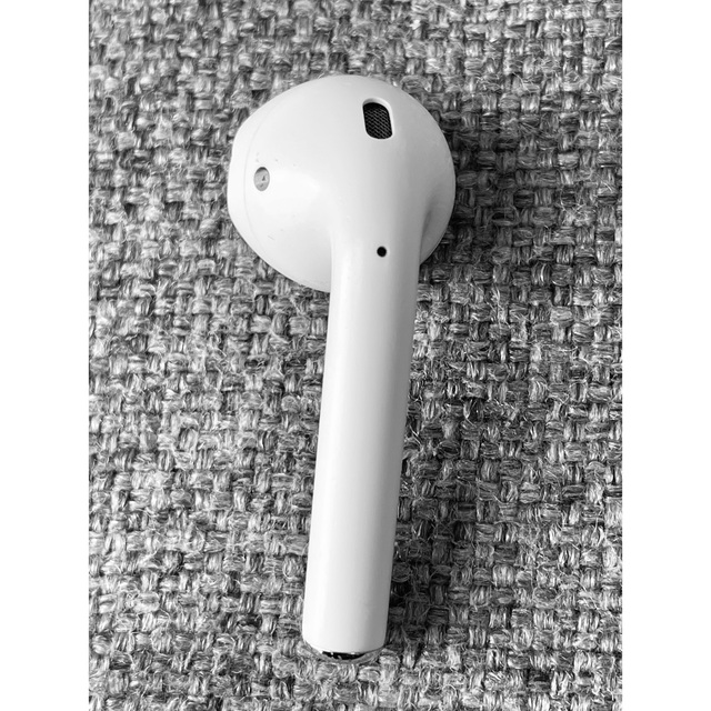 Apple(アップル)のApple AirPods 2世代　片耳 L 片方 左耳 252 スマホ/家電/カメラのオーディオ機器(ヘッドフォン/イヤフォン)の商品写真