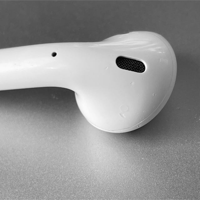 Apple(アップル)のApple AirPods 2世代　片耳 L 片方 左耳 252 スマホ/家電/カメラのオーディオ機器(ヘッドフォン/イヤフォン)の商品写真