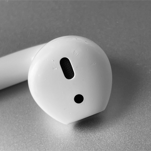 Apple(アップル)のApple AirPods 2世代　片耳 L 片方 左耳 252 スマホ/家電/カメラのオーディオ機器(ヘッドフォン/イヤフォン)の商品写真