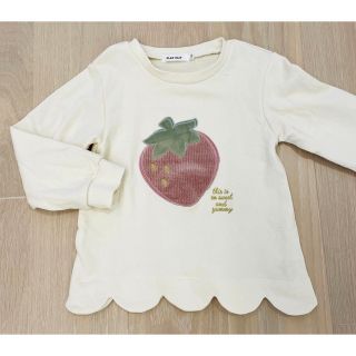 ベベ(BeBe)の専用☆BEBE SLAP SLIP いちご スカラップ トレーナー(Tシャツ/カットソー)