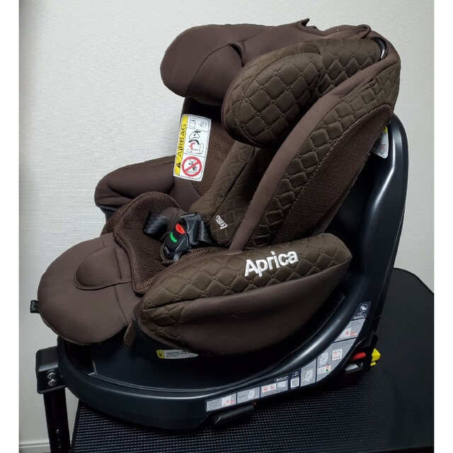 Aprica(アップリカ)のAprica フラディアグロウ デラックス ISOFIX チャイルドシート キッズ/ベビー/マタニティの外出/移動用品(自動車用チャイルドシート本体)の商品写真