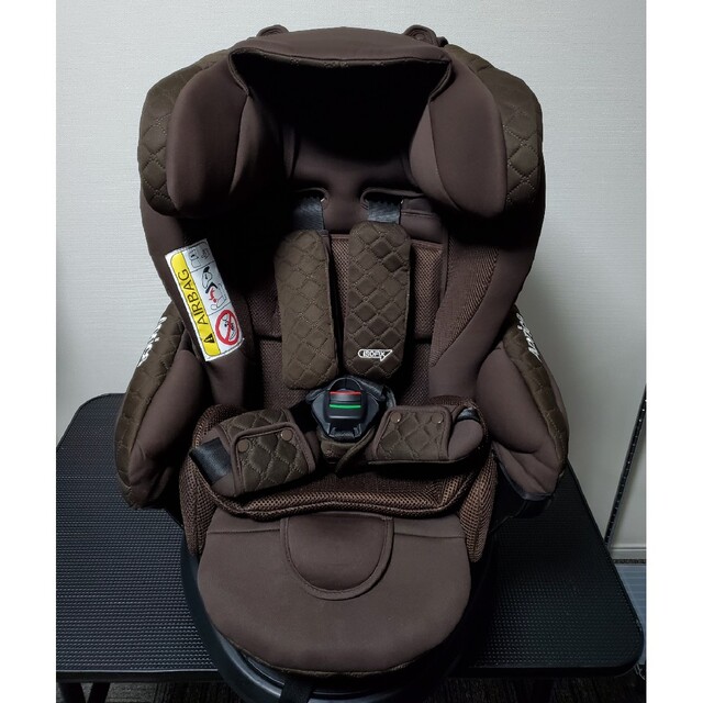 Aprica(アップリカ)のAprica フラディアグロウ デラックス ISOFIX チャイルドシート キッズ/ベビー/マタニティの外出/移動用品(自動車用チャイルドシート本体)の商品写真