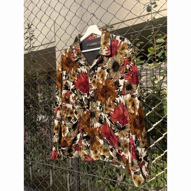 Paul Harnden(ポールハーデン)のARCHIVIO J.M.Ribot Flower Velvet Jacket メンズのトップス(シャツ)の商品写真