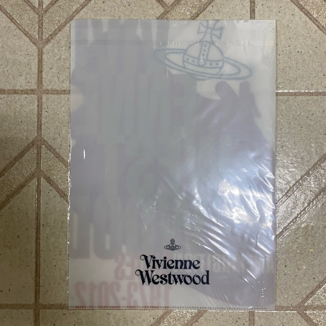 Vivienne Westwood(ヴィヴィアンウエストウッド)の【新品・未使用】VIVIENNE WESTWOOD クリアファイル　文房具 エンタメ/ホビーのエンタメ その他(その他)の商品写真