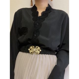 グリモワール(Grimoire)の黒 レース装飾 スカラップ 刺繍 レトロ 古着 ブラウス ブラック(シャツ/ブラウス(長袖/七分))