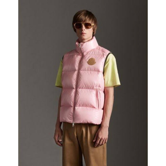 MONCLER(モンクレール)のmoncler Genius 1952 vest adrastea pink メンズのジャケット/アウター(ダウンジャケット)の商品写真