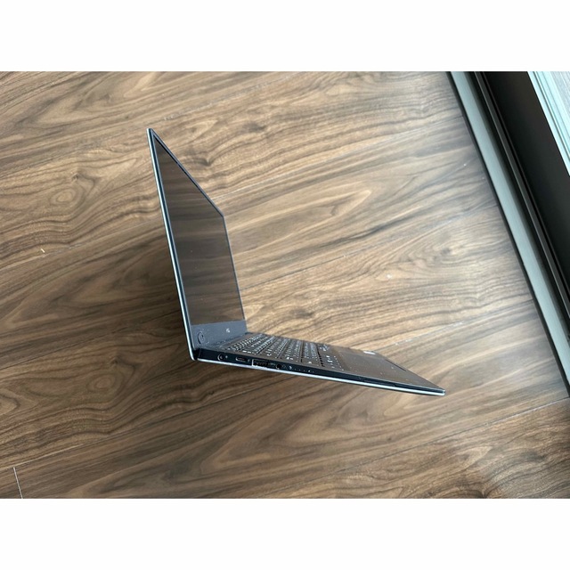 Dell XPS 13インチ 1.2kg i7 2GHz 8GB 256GB