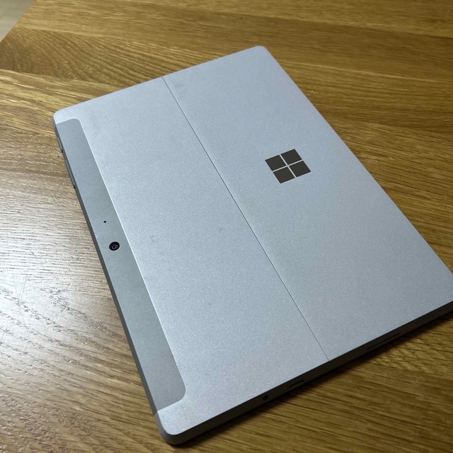 Microsoft(マイクロソフト)のジャンク品　Surface Go（Pentium Gold／eMMC 64GB) スマホ/家電/カメラのPC/タブレット(タブレット)の商品写真