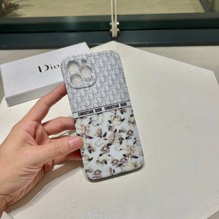 クリスチャンディオール(Christian Dior)のDIOR ジャングルシリーズの新商品が登場(iPhoneケース)