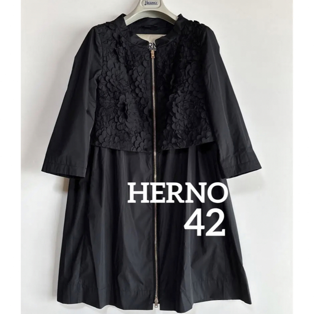 HERNO(ヘルノ)のヘルノ HERNO スプリング コート 花びらモチーフ 42 ブラック レディースのジャケット/アウター(スプリングコート)の商品写真