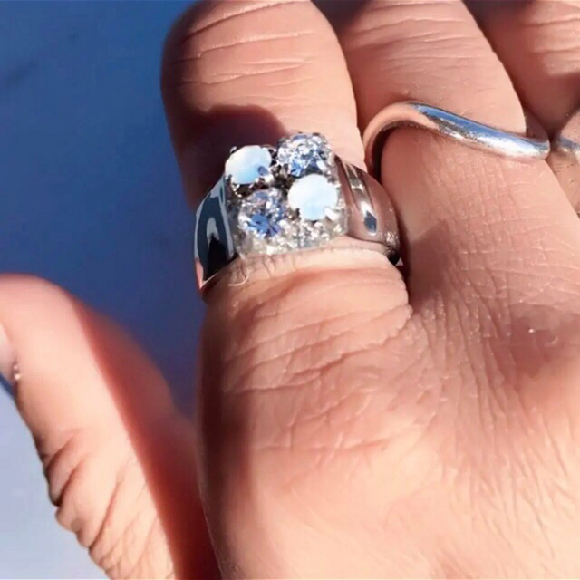 リング シルバー ホワイト オパール ラインストーン オープンリング 指輪 ハンドメイドのアクセサリー(リング)の商品写真