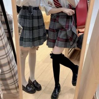 ザラ(ZARA)のチェック　横ボタン　グレー色スカート　ショートパンツ　やみかわ   JK制服(ショートパンツ)