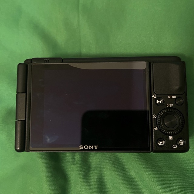 SONY(ソニー)のZVー1 三脚　オマケゲージ スマホ/家電/カメラのカメラ(コンパクトデジタルカメラ)の商品写真