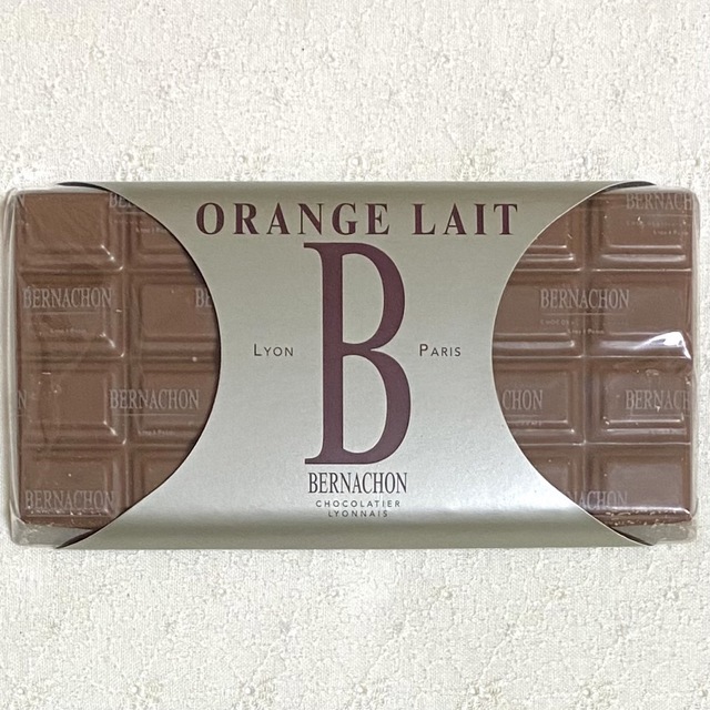 ベルナシオン　タブレット　チョコレート　LAIT  ORANGE 食品/飲料/酒の食品(菓子/デザート)の商品写真