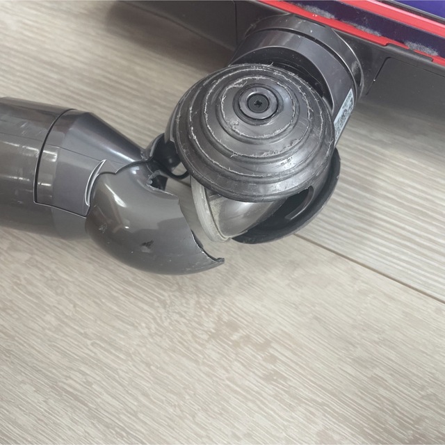 Dyson(ダイソン)の【ジャンク品】ダイソンv10 ダイレクトドライブクリーナーヘッド スマホ/家電/カメラの生活家電(掃除機)の商品写真