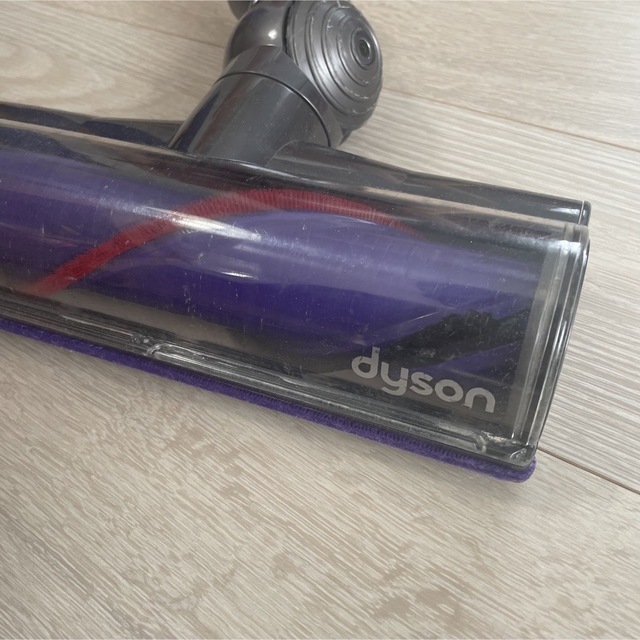 Dyson(ダイソン)の【ジャンク品】ダイソンv10 ダイレクトドライブクリーナーヘッド スマホ/家電/カメラの生活家電(掃除機)の商品写真