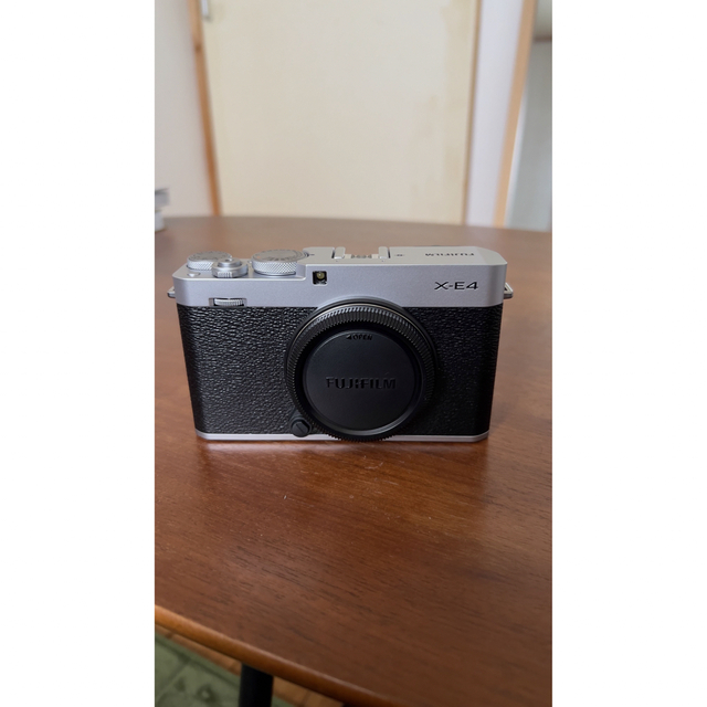富士フイルム FUJIFILM X-E4 ボディーシルバー - デジタルカメラ 富士フイルム FUJIFILM X-E4 ボディーシルバー - デジタルカメラ