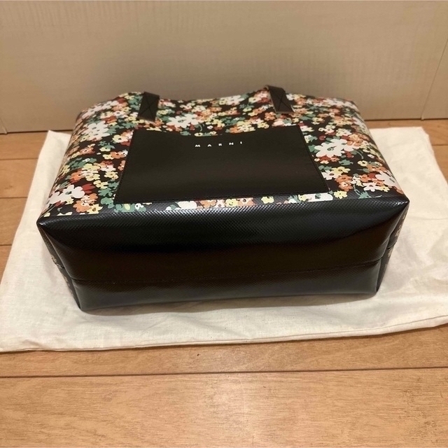 Marni(マルニ)のマルニ MARNI 花柄 トート ショッピングバッグ レディースのバッグ(トートバッグ)の商品写真