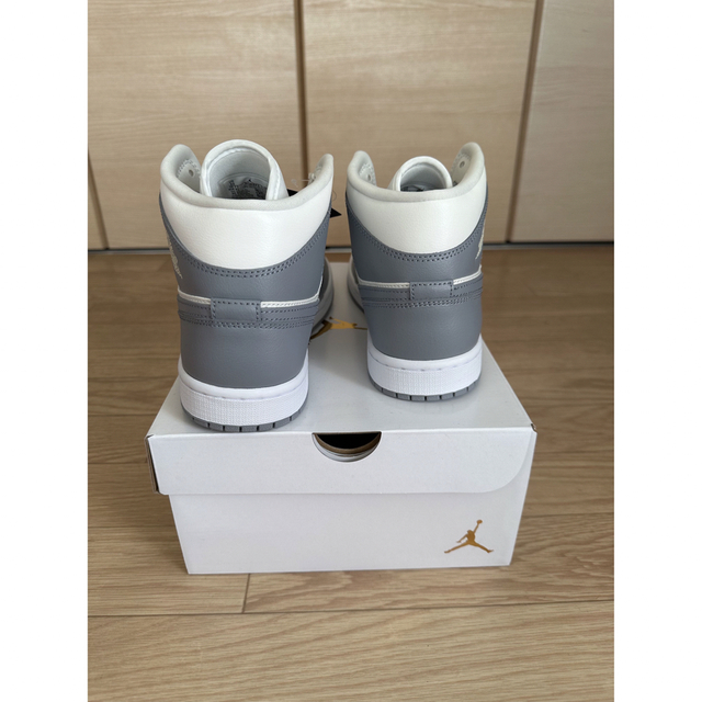 Jordan Brand（NIKE）(ジョーダン)の✨Nike WMNS Air Jordan 1 Mid "Grey/Sail"✨ メンズの靴/シューズ(スニーカー)の商品写真