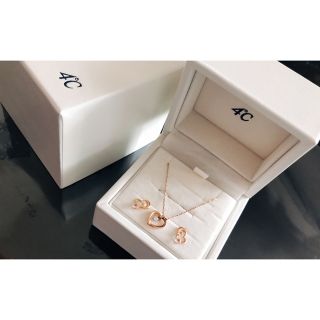 ヨンドシー(4℃)の新品　4℃ハートダイヤネックレスとピアスセット♡(ネックレス)