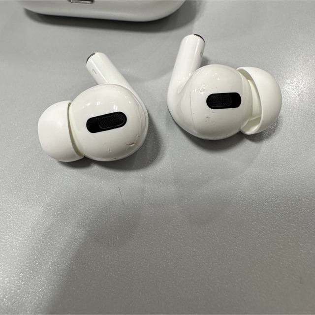 Apple(アップル)のゆー様専用　Airpods pro 1世代 スマホ/家電/カメラのオーディオ機器(ヘッドフォン/イヤフォン)の商品写真