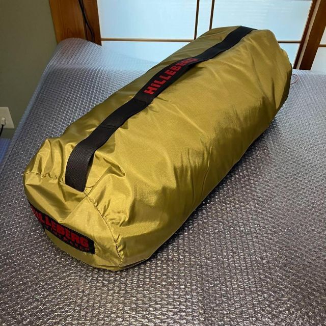 HILLEBERG(ヒルバーグ)のHILLEBERG ALTAI XP（ヒルバーグ　アルタイXP） サンド スポーツ/アウトドアのアウトドア(テント/タープ)の商品写真