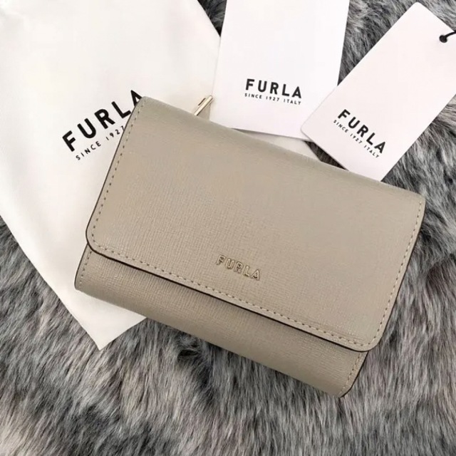 新品☆ FURLA(フルラ)グレー グレージュ レザー 折り財布