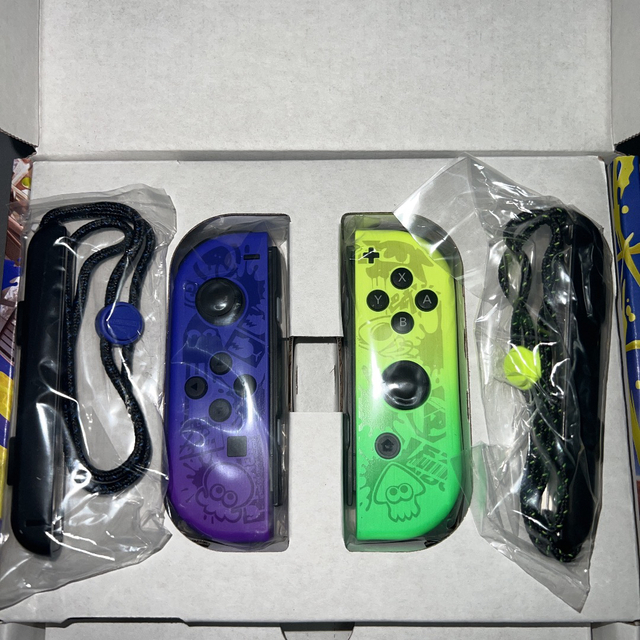 Nintendo Switch(ニンテンドースイッチ)のSwitch  スプラトゥーン3エディションJoy-Con、ストラップ エンタメ/ホビーのゲームソフト/ゲーム機本体(その他)の商品写真