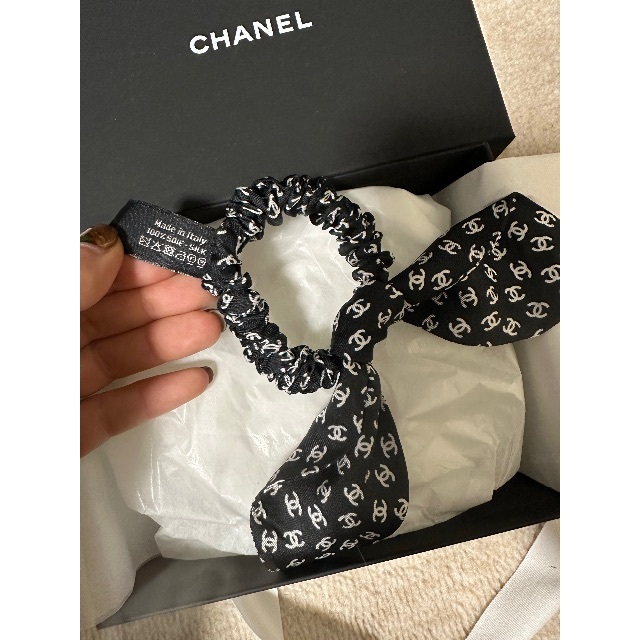 シャネル Chanel ヘアリボン